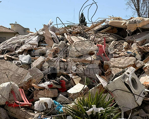 Κύπρος / «Οικοδομές κτίστηκαν με άμμο της θάλασσας» Ζητείται έρευνα για την εσωτερική ανακαίνιση του κτηρίου που κατέρρευσε