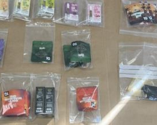Εντοπίστηκαν προϊόντα με κάνναβη σε οικία και δύο καταστήματα 38χρονου (pics)