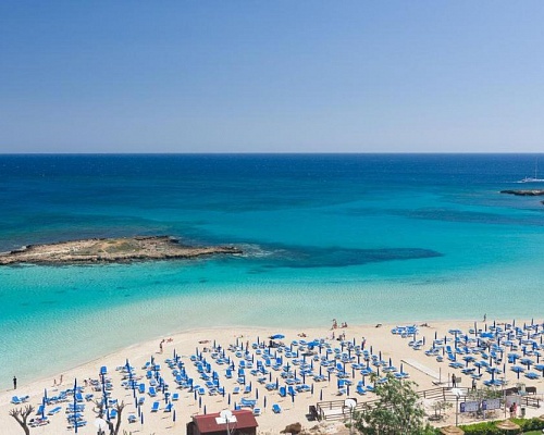 Ανάμεσά τους η Κύπρος: Οι κορυφαίοι προορισμοί για κολύμπι το 2026