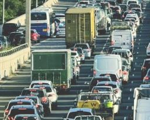 Σχεδόν 100.000 νέοι οδηγοί σε πέντε χρόνια, αυξάνεται η πίεση στο κυκλοφοριακό-Οι κατηγορίες εξέτασης και η καταγωγή εξεταζόμενων