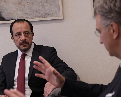 Η δύσκολη εξίσωση του ανασχηματισμού Η δύσκολη εξίσωση του ανασχηματισμού