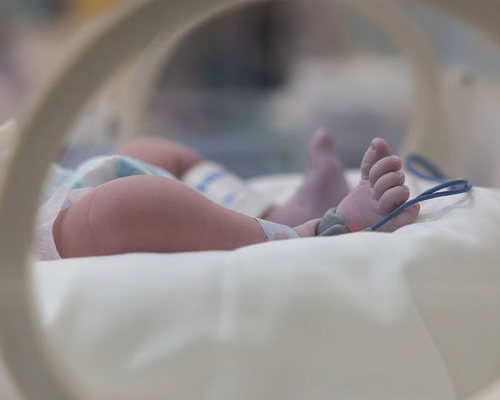 Μάχη για τη ζωή δίνει το τρίμηνο βρέφος, με αιμάτωμα στον εγκέφαλο μεταφέρθηκε στο νοσοκομείο