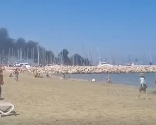 Φωτιά τώρα στο λιμάνι της Λάρνακας, πυκνοί μαύροι καπνοί στον ουρανό