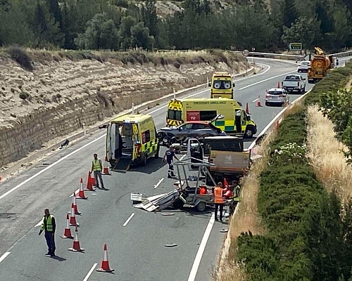 ΦΩΤΟ: Μάχη για ζωή δίνει ο νεαρός εργάτης που παρασύρθηκε από όχημα στον αυτοκινητόδρομο Πάφου-Λεμεσού