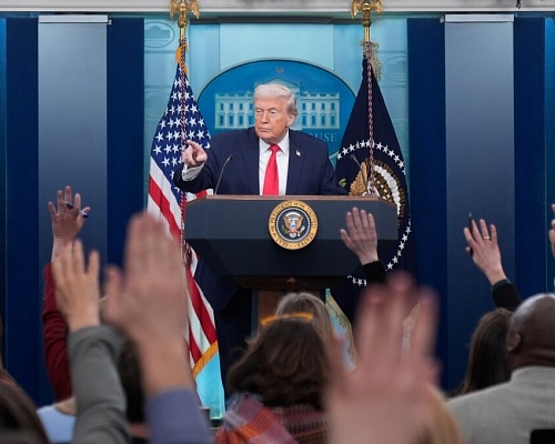 Τραμπ για Γροιλανδία: «Δεν υπάρχει επιστροφή» – Δοκιμάζονται οι σχεσεις με ΕΕ