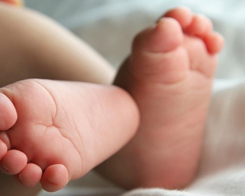 Παραμένει κρίσιμα το 3μηνο βρέφος - Συνεχίζει τις έρευνες η Αστυνομία