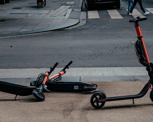 Μάχη για τη ζωή δίνει 48χρονος, τον παρέσυρε οδηγός κι εγκατέλειψε τη σκηνή