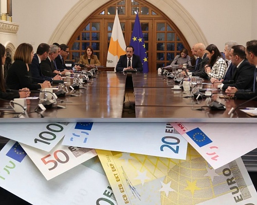 Πλουσιοπάροχοι μισθοί: Πόσα πληρώνονται κάθε μήνα ο ΠτΔ και οι κρατικοί αξιωματούχοι