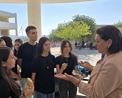 «Πέφτουν σουβάδες, από τύχη δεν έχουμε τραυματισμούς»: Εκτάκτως στο Υπουργείο Παιδείας η ηγεσία των μαθητών