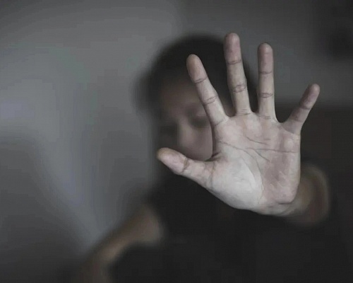 Φρίκη στη Λεμεσό: Κακοποιούσε σεξουαλικά 13χρονη στη βεράντα του σπιτιού της