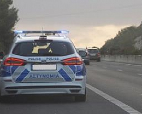 Τροχαίο στον αυτοκινητόδρομο στο ύψος της Σκαρίνου-Στο νοσοκομείο δύο πρόσωπα