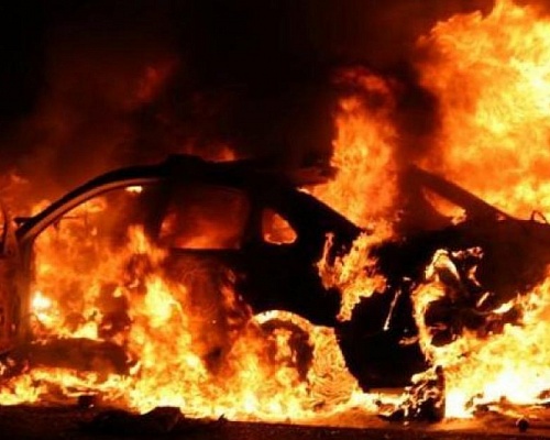 Ξέσπασε φωτιά σε οχήματα στη Λεμεσό τα ξημερώματα