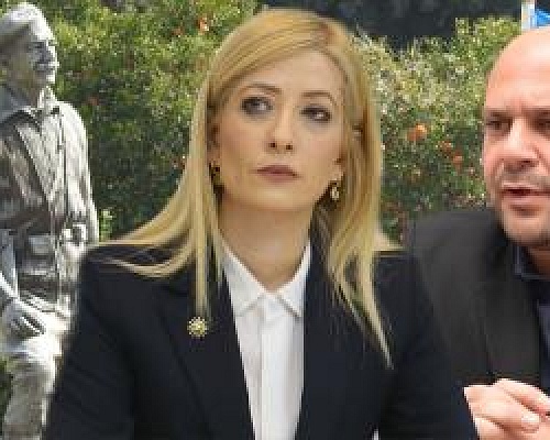 Η πρόωρη εμφάνιση του Γρίβα στην προεκλογική, η μετατόπιση της κόντρας και η συσπείρωση της συντηρητικής δεξιάς