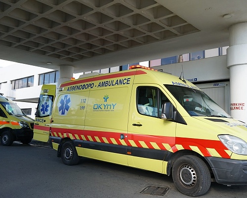 Τραυματισμός άνδρα που πήγε να ανεβεί σε ταράτσα στην Αραδίππου. Επέμβαση Πυροσβεστικής