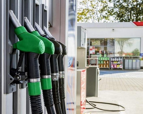 Φθηνότερα τα καύσιμα από τα μεσάνυχτα- Σε εφαρμογή η μείωση του φόρου