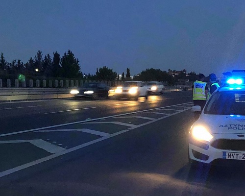 Σε κιγκλίδωμα του highway προσέκρουσε ο 30χρονος οδηγός, η κατάσταση της υγείας του