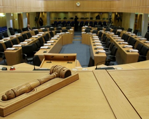 Στην τελική ευθεία η μάχη για την Προεδρία της Βουλής: Ο ΔΗΣΥ επενδύει στη σταθερότητα και την εμπειρία της Αννίτας Δημητρίου