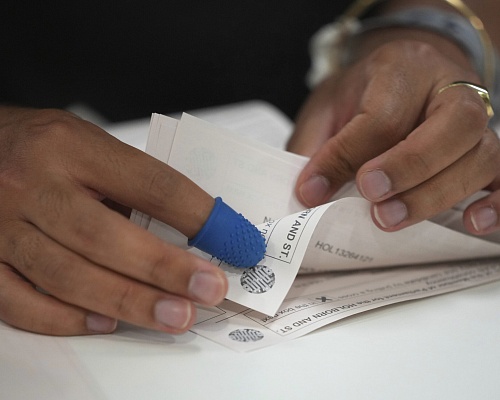 Πότε θα βγουν τα exit poll: Τι επιτρέπεται και τι όχι για τις δημοσκοπήσεις εξόδου των Βουλευτικών