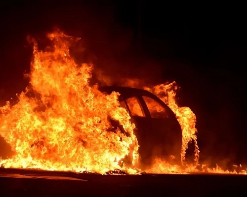 Στις φλόγες αυτοκίνητο&nbsp;67χρονου στη Λάρνακα. Εσβησαν τη φωτιά οι γείτονες