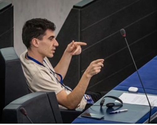 Φειδίας Παναγιώτου: Συνεχίζει να τηρεί σιγή ιχθύος παρά τον σάλο (ΒΙΝΤΕΟ)