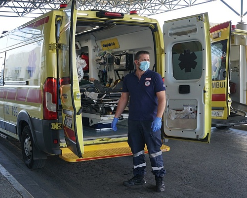 Κρίσιμα 66χρονη μετά από σφοδρή σύγκρουση στη Λάρνακα. Εκτός κινδύνου άλλοι 3 και