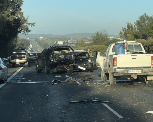 Δύο τροχαία «το ένα πίσω από το άλλο» στον αυτοκινητόδρομο - Κυκλοφοριακό κομφούζιο το πρωί Δύο τροχαία «το ένα πίσω από το άλλο» στον αυτοκινητόδρομο - Κυκλοφοριακό κομφούζιο το πρωί